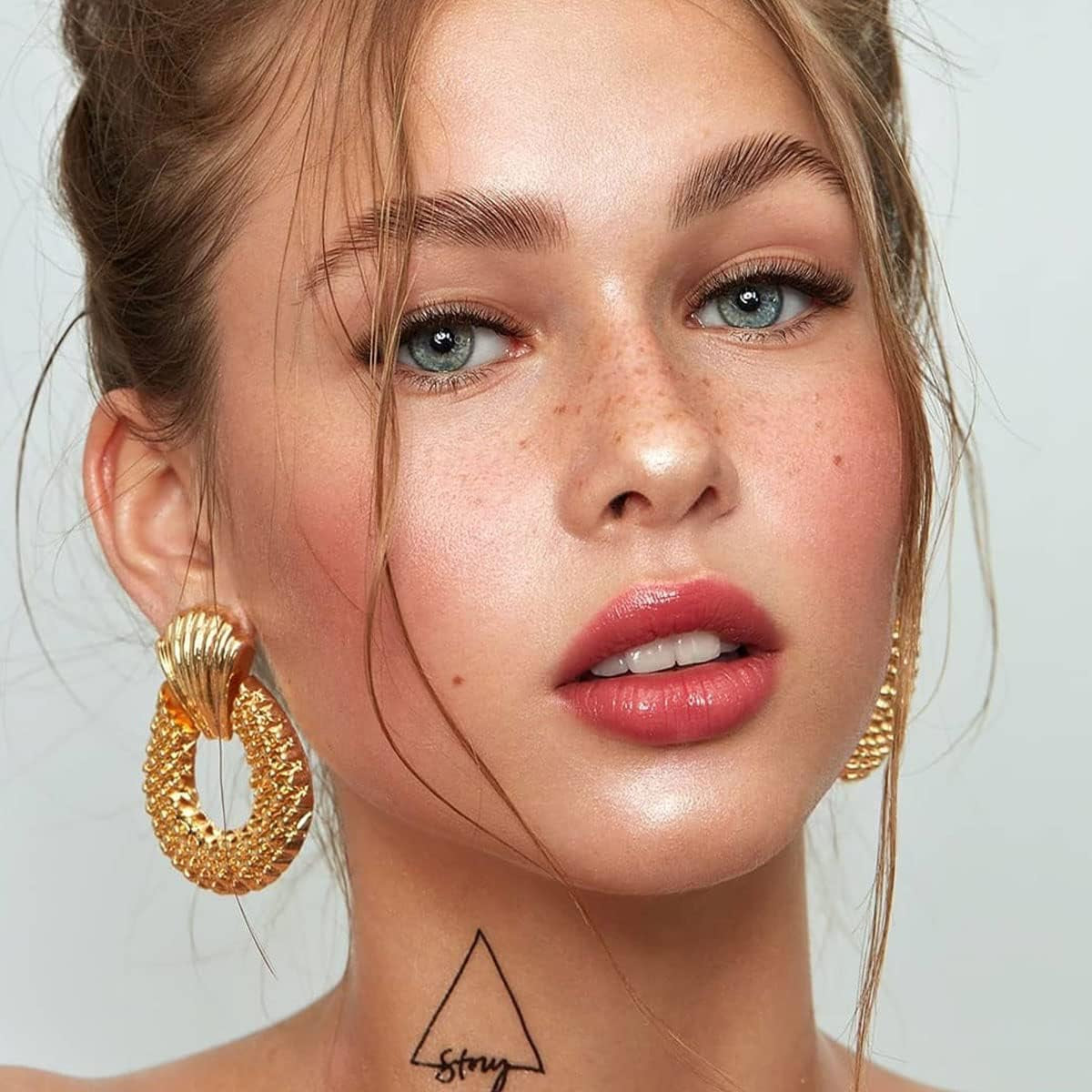 Freckle Pen,Freckle Makeup Pen,2 Pieces Natural Freckle Pen,Natural Lifelike Freckle Makeup Pen,Freckle Pen Makeup,Fake Freckle Makeup Pen,Freckle Color Pen,Freckle Pen Set,Magic Freckle Color Pen