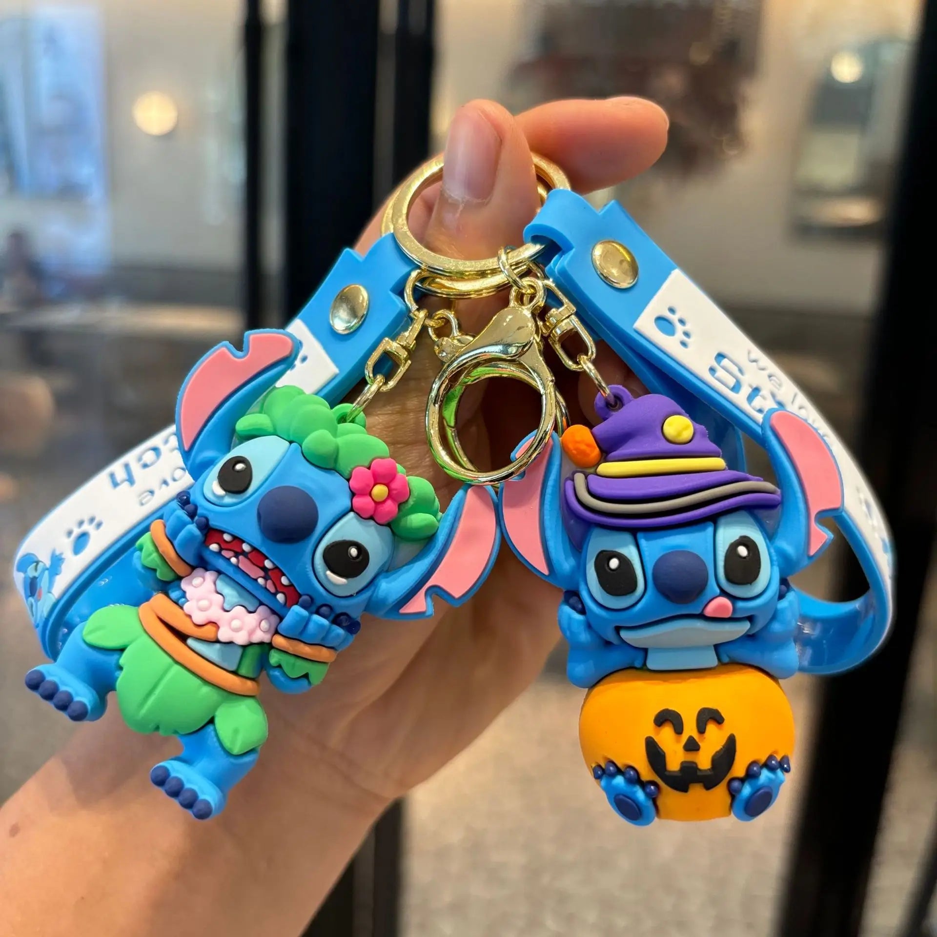 Wholesale Anime Disney Keychain Mickey Mouse Minnie Lilo & Stitch New Cartoon Keyring Key Chain Car Pendant Kids Toys Gifts